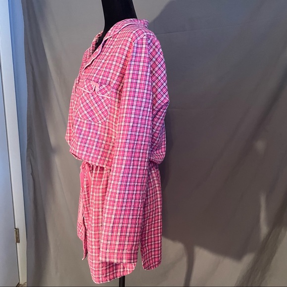 Victoria’s Secret pink and white sleepwear/robe.  Size Medium - Picture 7 of 17